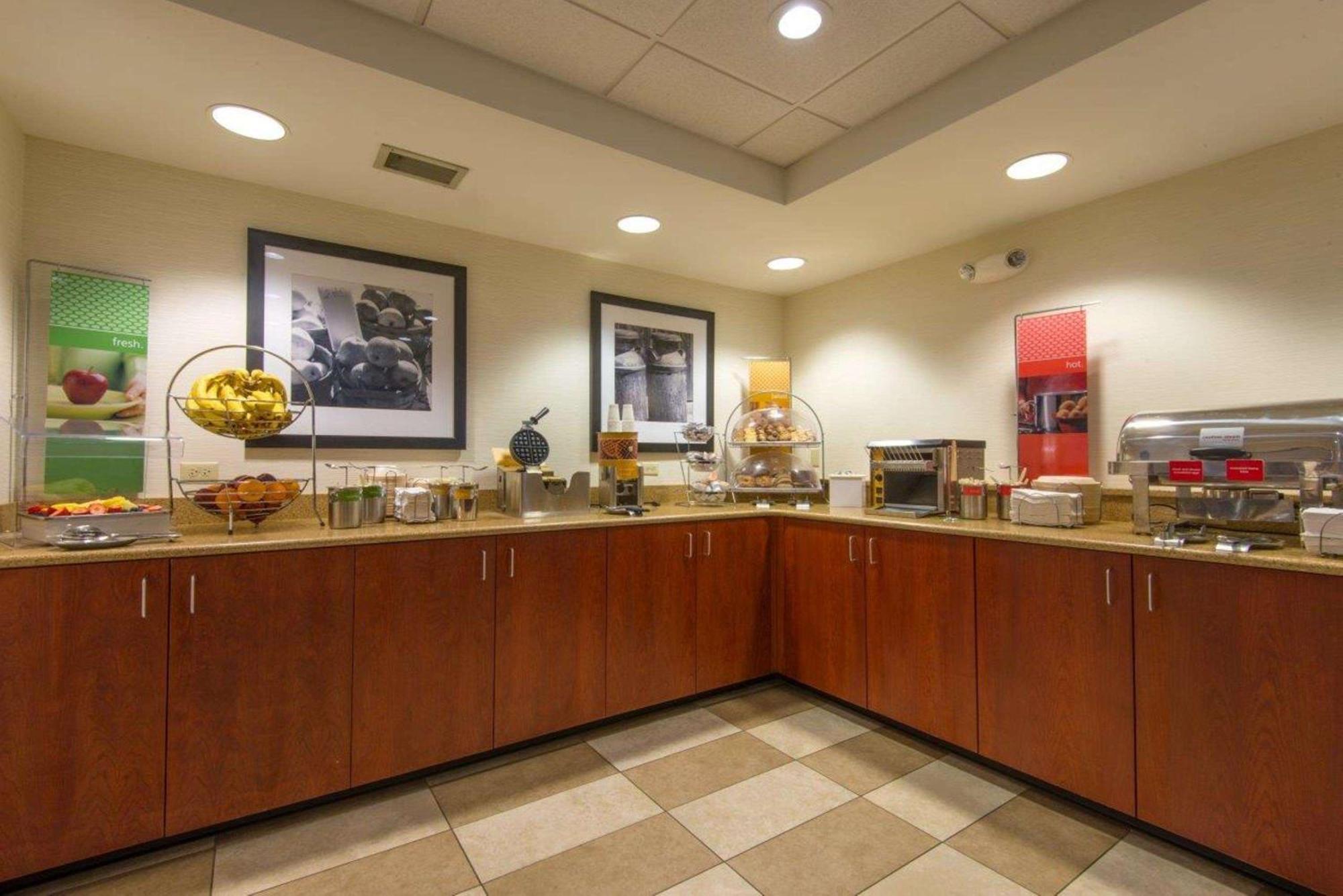 Hampton Inn White River Junction Extérieur photo